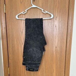 Black Skinny Jeans with Sleek Fit